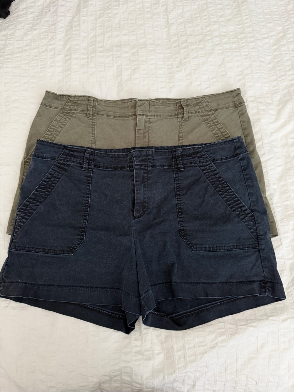 Set of 2 - Old Navy Women's Two-Pack Utility Shorts in Navy and Olive